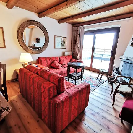 Hostdomus - Chalets Charm Апартаменты *