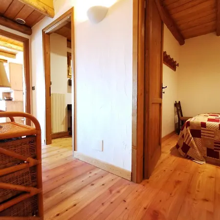 Hostdomus - Chalets Charm Apartman *
