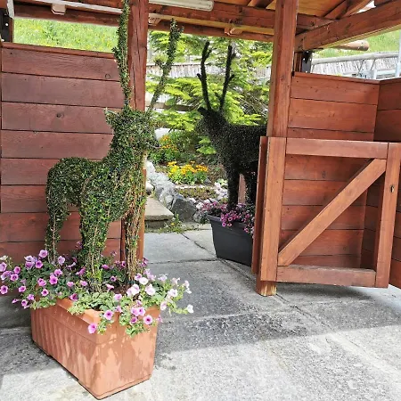 Hostdomus - Chalets Charm Apartman *