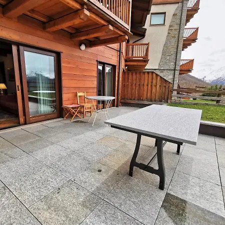 Hostdomus - Chalets Charm Apartman *