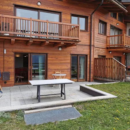 Hostdomus - Chalets Charm *