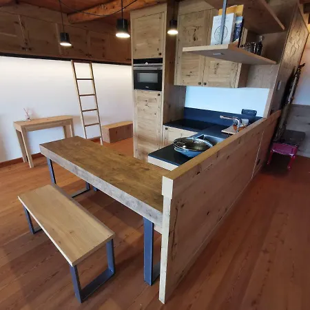Apartman Hostdomus - Chalets Charm