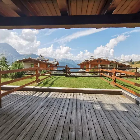 Hostdomus - Chalets Charm *